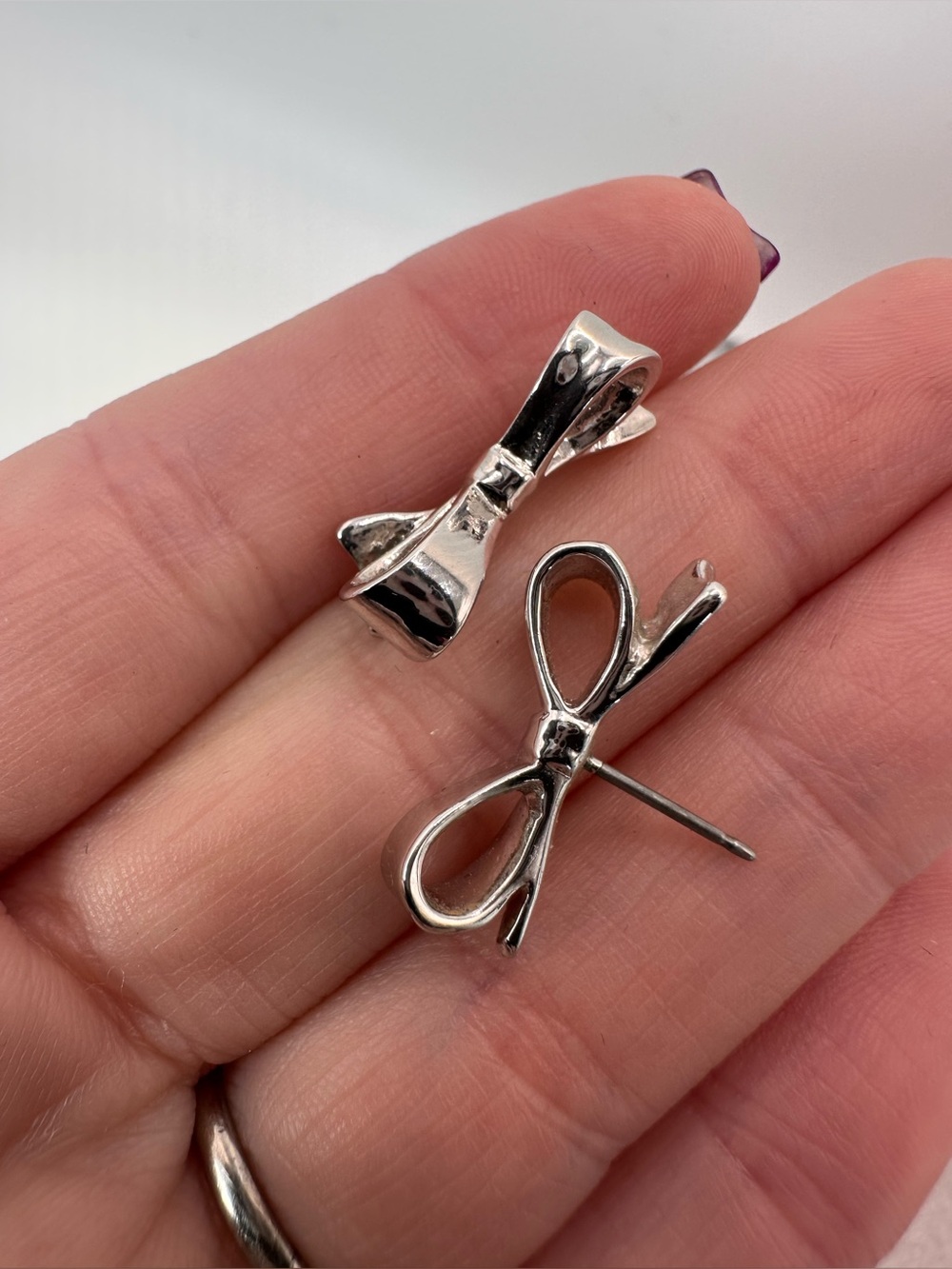 Kate Spade Silver Bow Earrings - Shiny Silver Bow Design